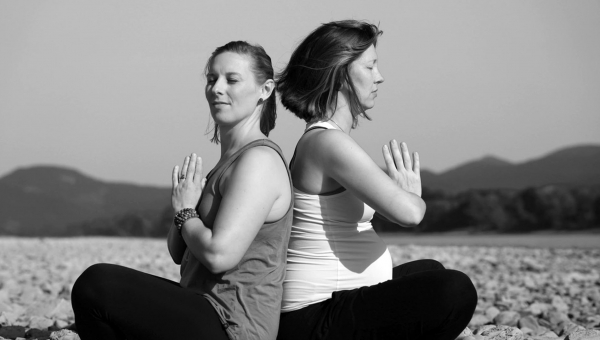 Yoga Angebot im Gemeindehaus Oberwinter mit Mona Miriam Raab